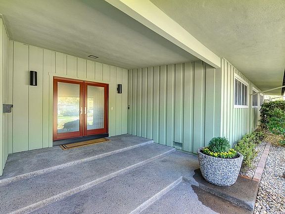 3rd image of 2928 Latham Dr