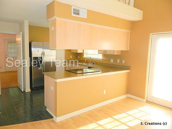 3rd image of 2926 Cross Creek Ct