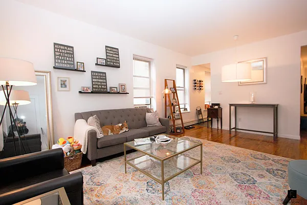 Rented by R New York | media 10