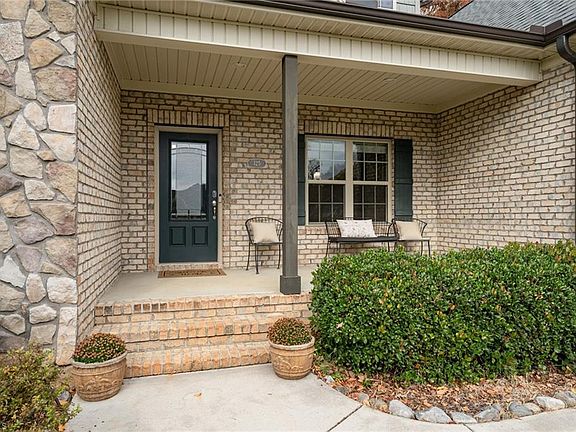 2nd image of 125 Bandelier Ct