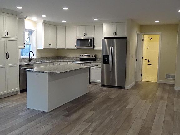 3rd image of 130 Soule Rd