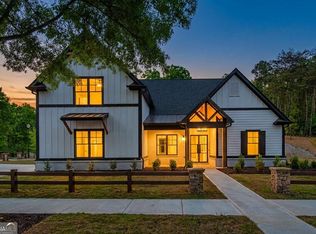 6004 Hemingway Ln, Gainesville, GA 30506