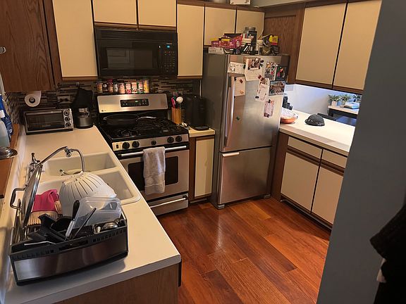 4th image of 2706 N Dayton St Unit 2