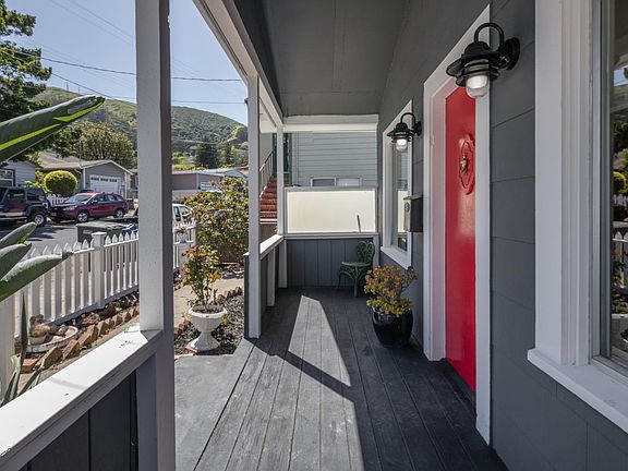 3rd image of 224 Mariposa St