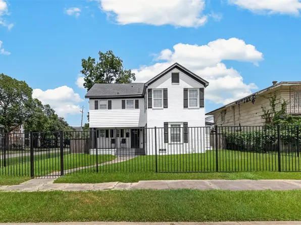 3201 Binz St, Houston, TX 77004