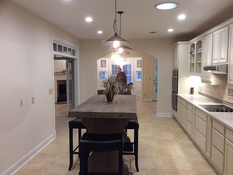 2nd image of 383 Dornoch Dr