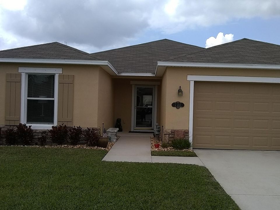 1st image of 736 Grape Ivy Ln