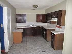 4th image of 7419 Lovett Ave