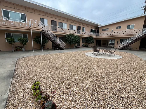 Van Ness Apartments Photo 1