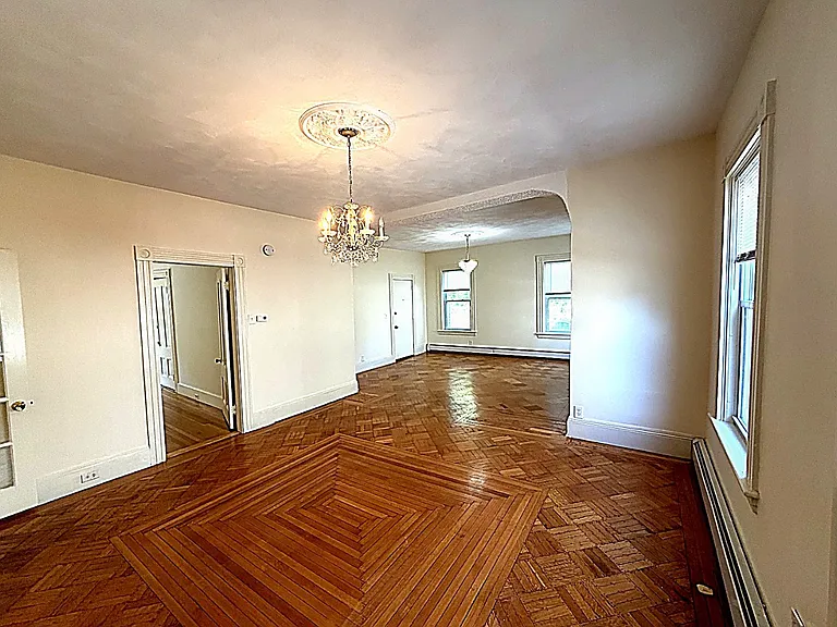 638 Pleasant St #1 — Photo 5