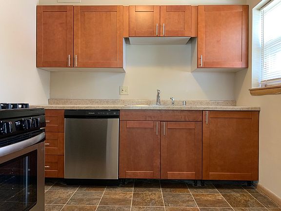 3rd image of 1327 E Colorado St #1323-4