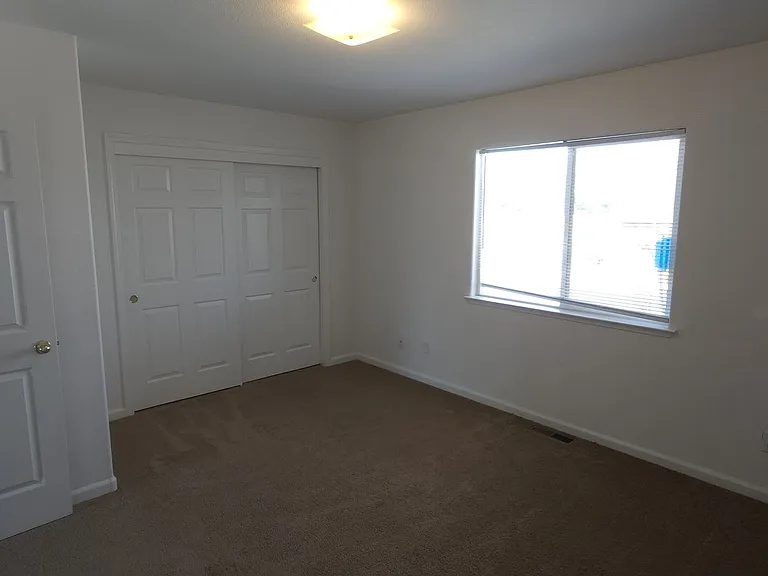 720 Sunny Ln — Photo 4