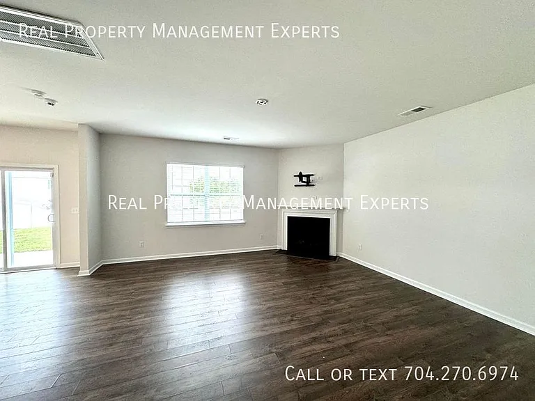 4025 Lampasas Ln — Photo 6