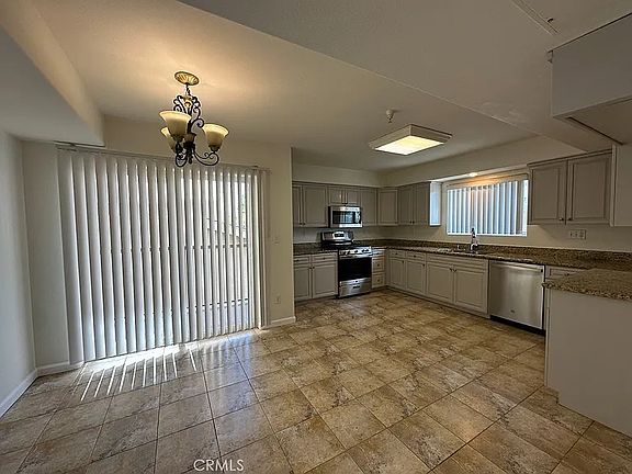 5th image of 6456 Woodley Ave Unit 4