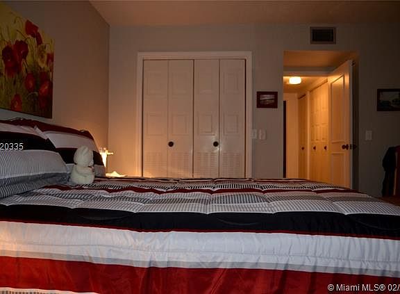 5th image of 2841 Somerset Dr APT 105