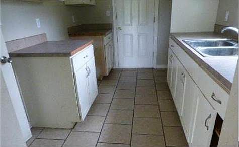4th image of 3227 N 36th St