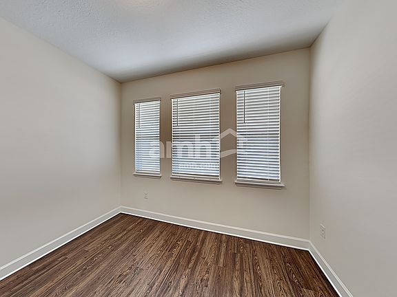 5th image of 505 Pine Terrace Dr