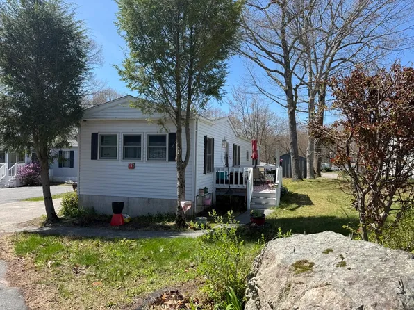11 Chestnut Cir, Rockland, MA 02370
