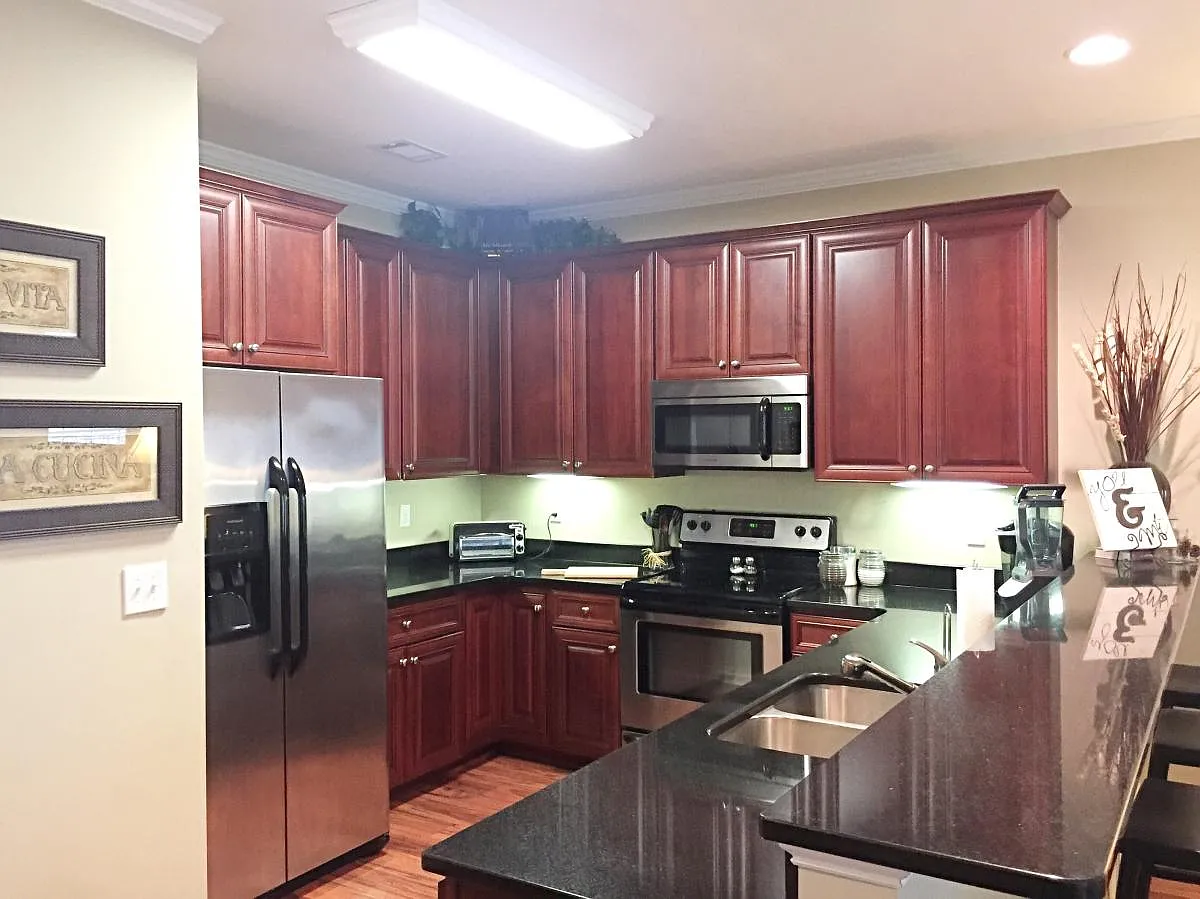 3 bed, 2.5 bath, 1548 sqft, $1,695 — Photo 3