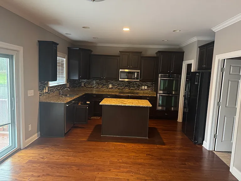 93 Berry Hill Dr — Photo 11