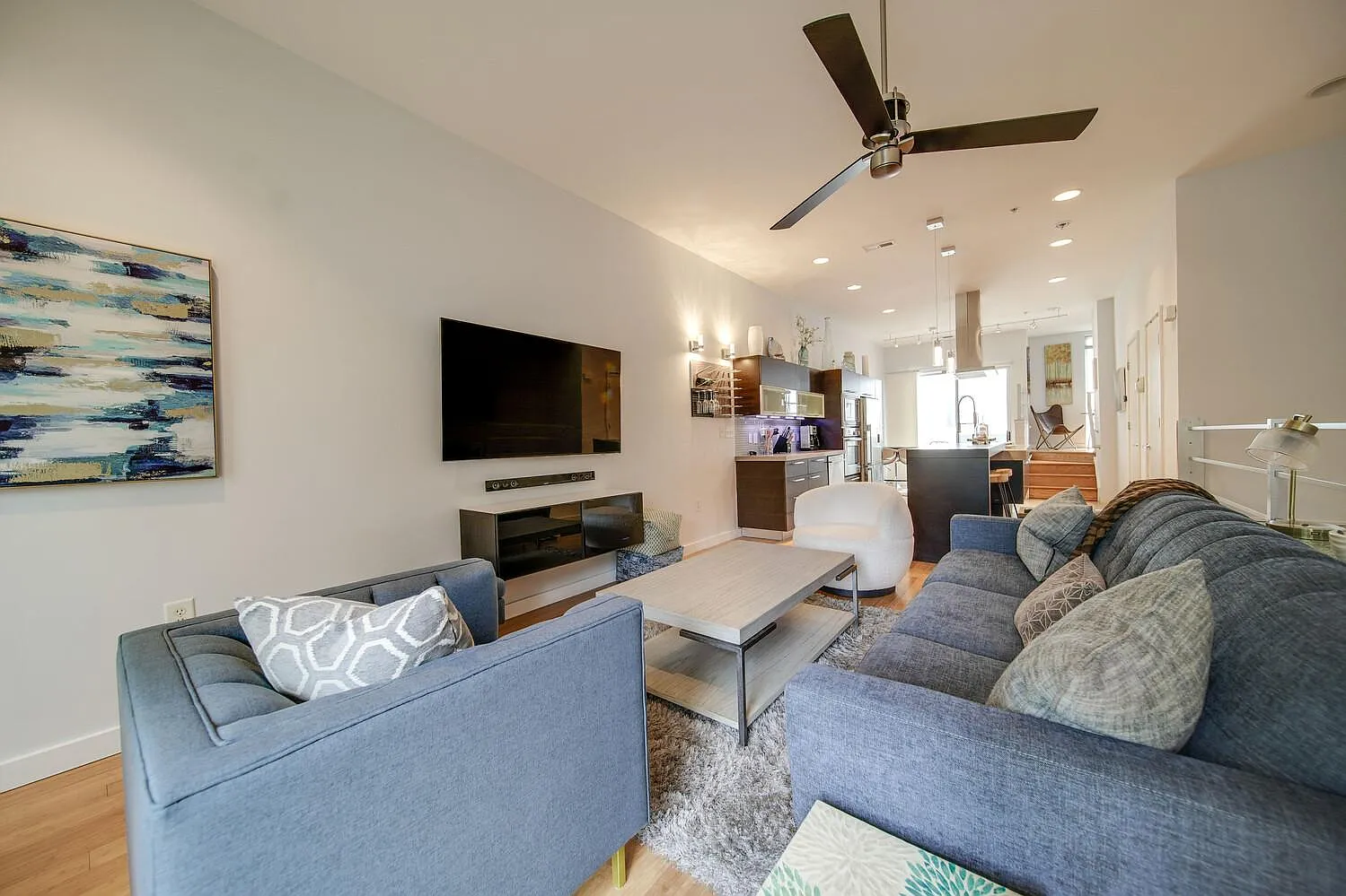 2 bed, 2.5 bath, 1390 sqft, $3,600 — Photo 2