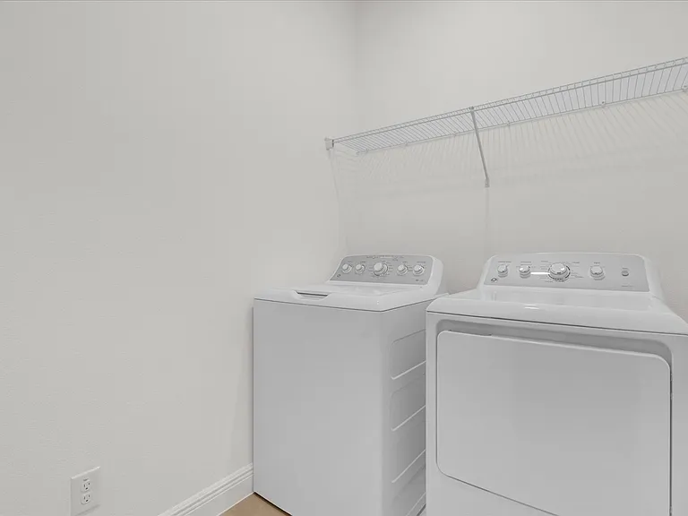 7819 Syracuse Dr — Photo 23
