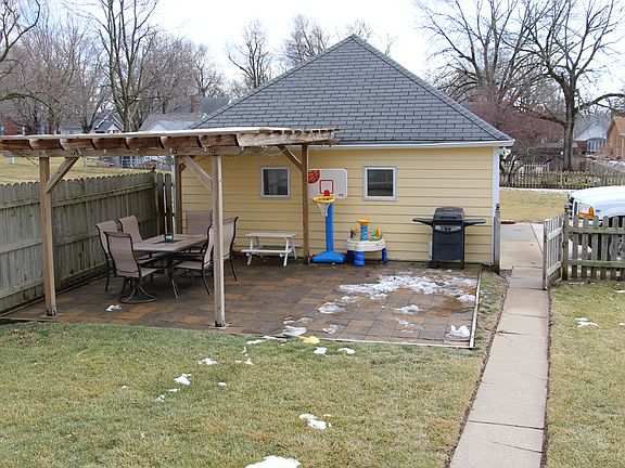 Patio/Garage