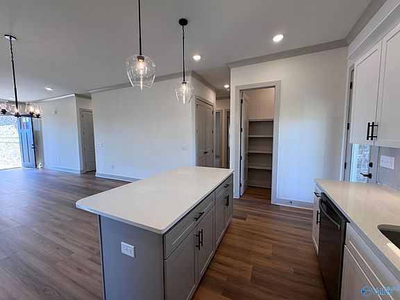5th image of 400 Anna Dora Way