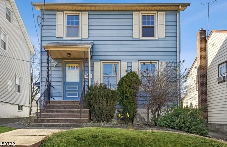 1252 Magnolia Pl — Photo 1