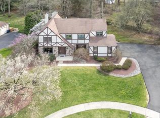 6 Chase Cir, Fort Washington, PA 19034