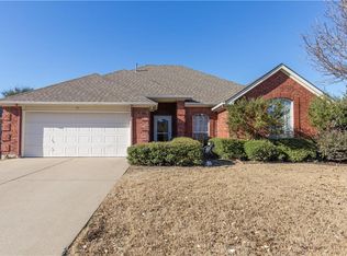 711 Queens Dr, Waxahachie, TX 75165
