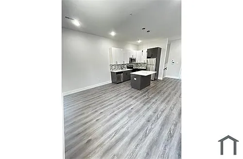 2100 N Front St Photo 1