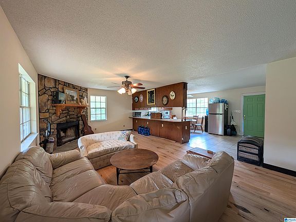 4th image of 298 Barnes Rd