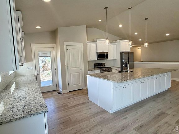 3rd image of 9048 Harlequin Cir