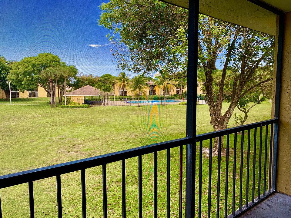 1st image of 1113 Meadows Cir
