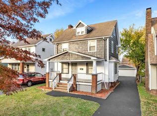 1020 Quilliams Rd, Cleveland Heights, OH 44121