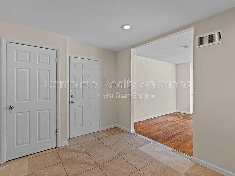 2502 McLaran Ave — Photo 10
