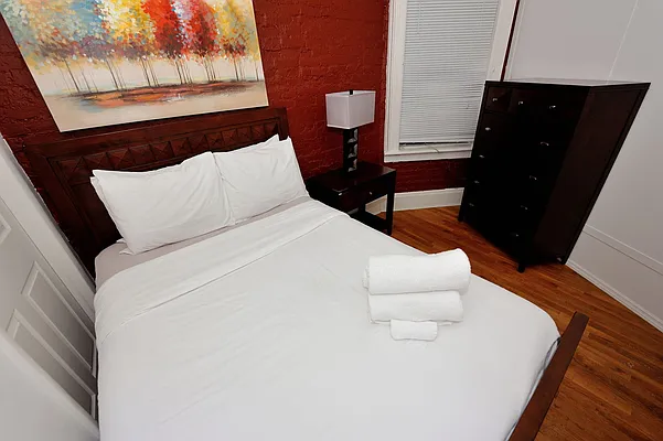 Rented by Eisenberg Exclusives | media 82