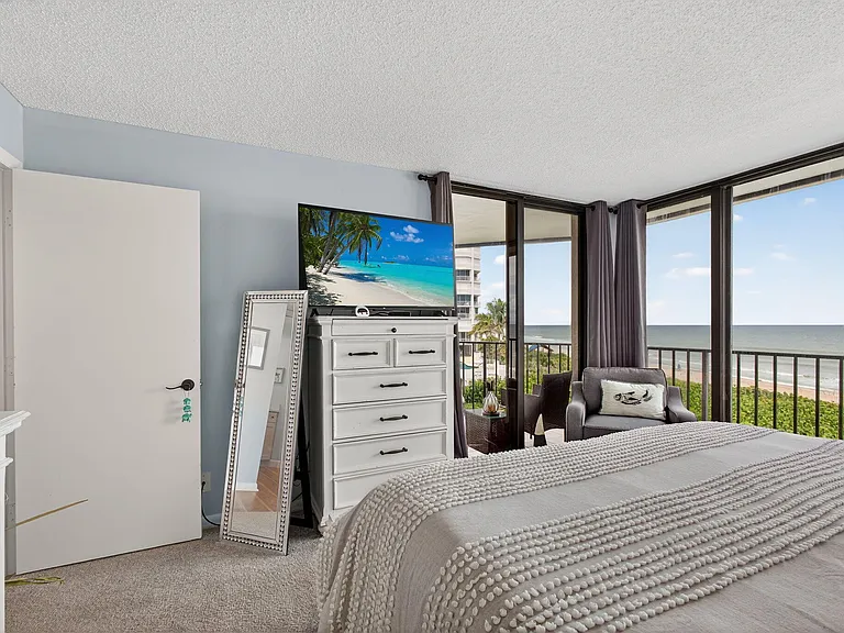 9650 S Ocean Dr #302 — Photo 17