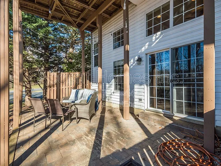 6450 Waterfield Rd — Photo 32