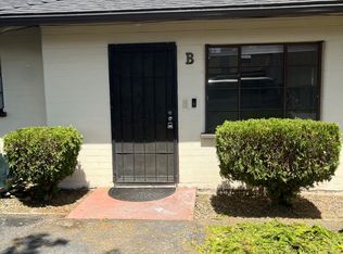 1711 Easy St APT B, Hanford, CA 93230