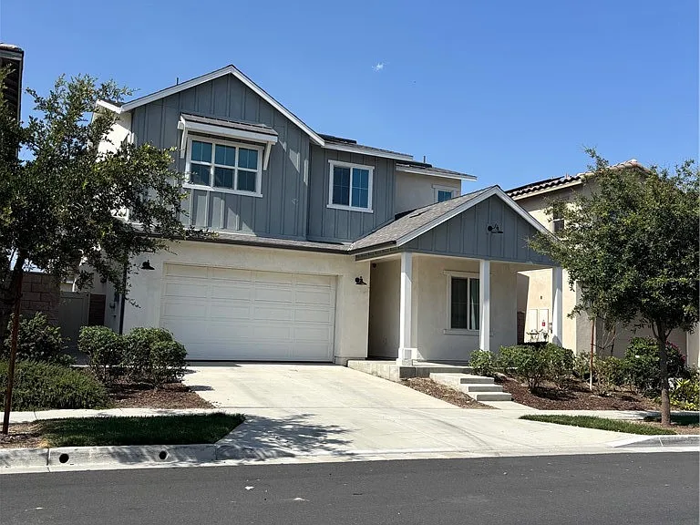 2565 E Embry Ln — Photo 4