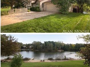 6064 Arroyo Vista Dr NE, Rockford, MI 49341