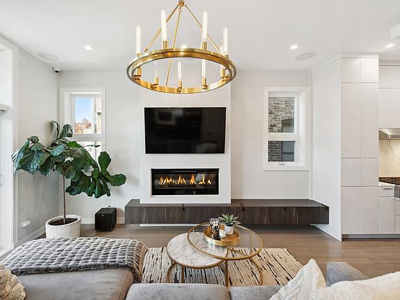5th image of 1942 N Sheffield Ave #2