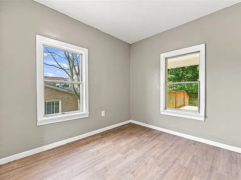 3 bed, $1,550 — Photo 4