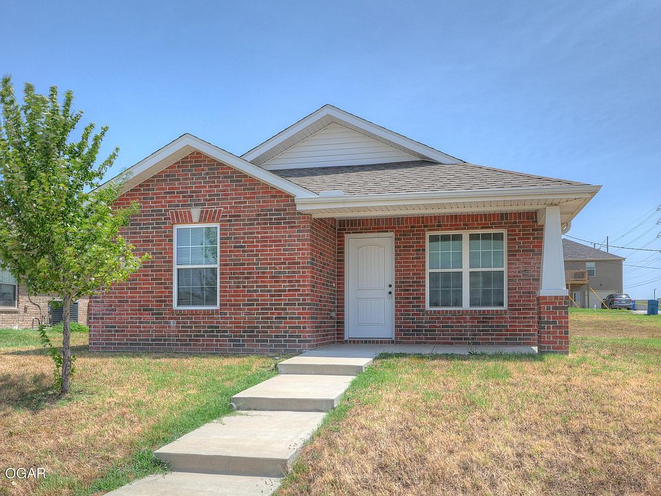 1st image of 2521 Bird Ave