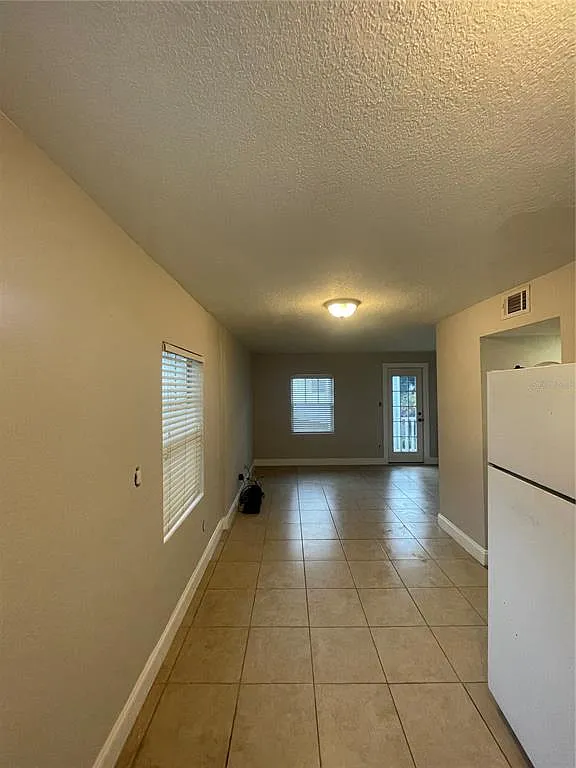 2 bed, 1.0 bath, 900 sqft, $1,700 — Photo 4