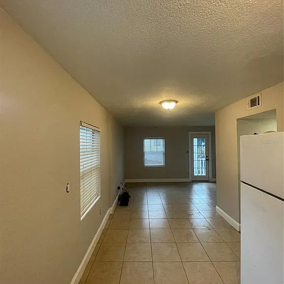727 1/2 Edgewater Dr — Photo 4