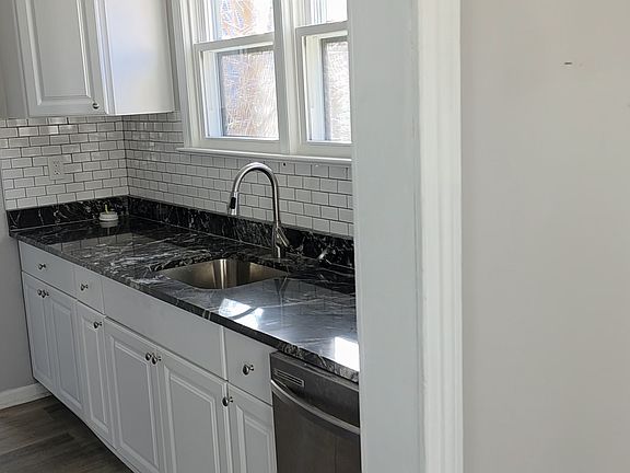 5th image of 319 Washington St #3