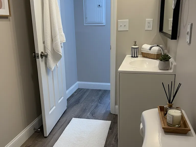 Pondsview Apartments — Photo 58